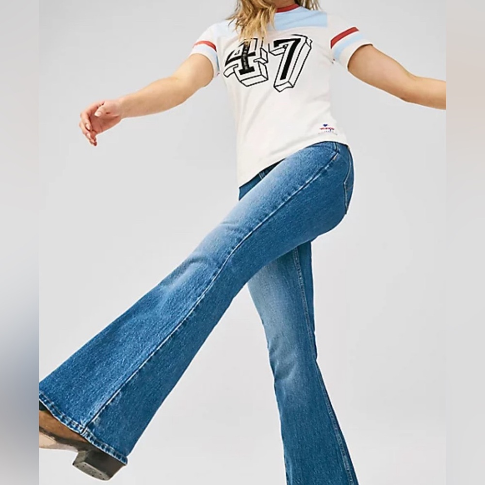 WRANGLER Womens Fierce Flare Jean